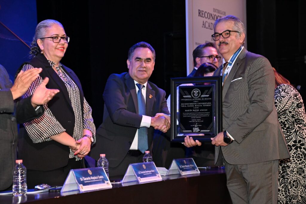 Dr. Martín Pastor Angulo