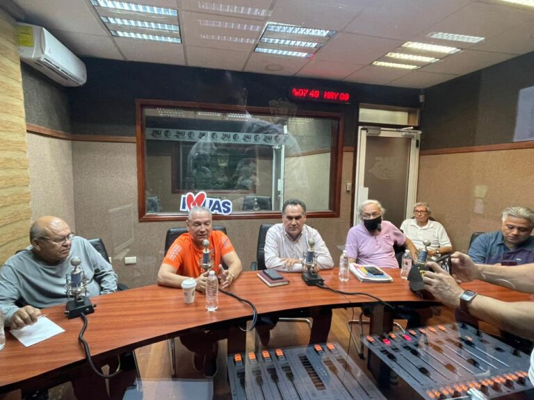 Rector en Radio UAS (1)