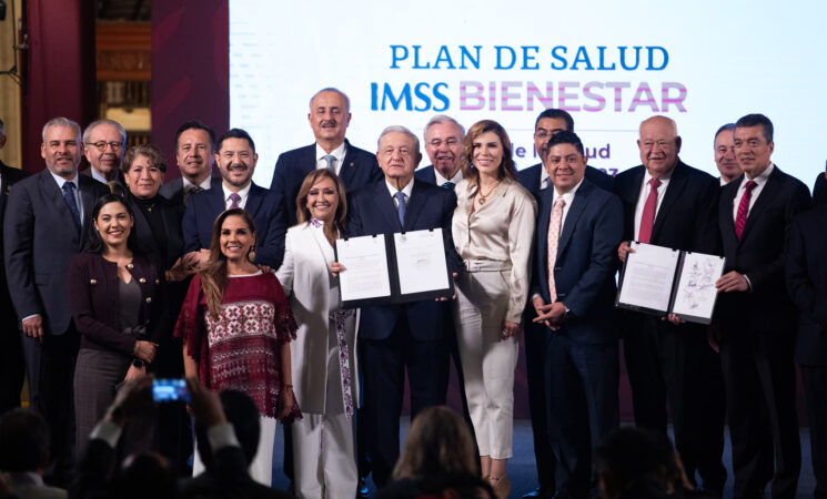 2023-10-10-Conferencia-de-prensa-matutina-Palacio-Nacional-Foto-04-745x450