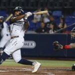Delino-Deshields-Sultanes-Aguilas-LAMP-1