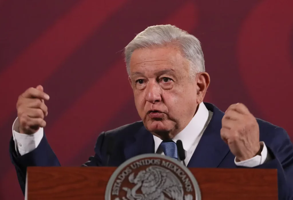 amlo-lopez-obrador-mujeres-paridad