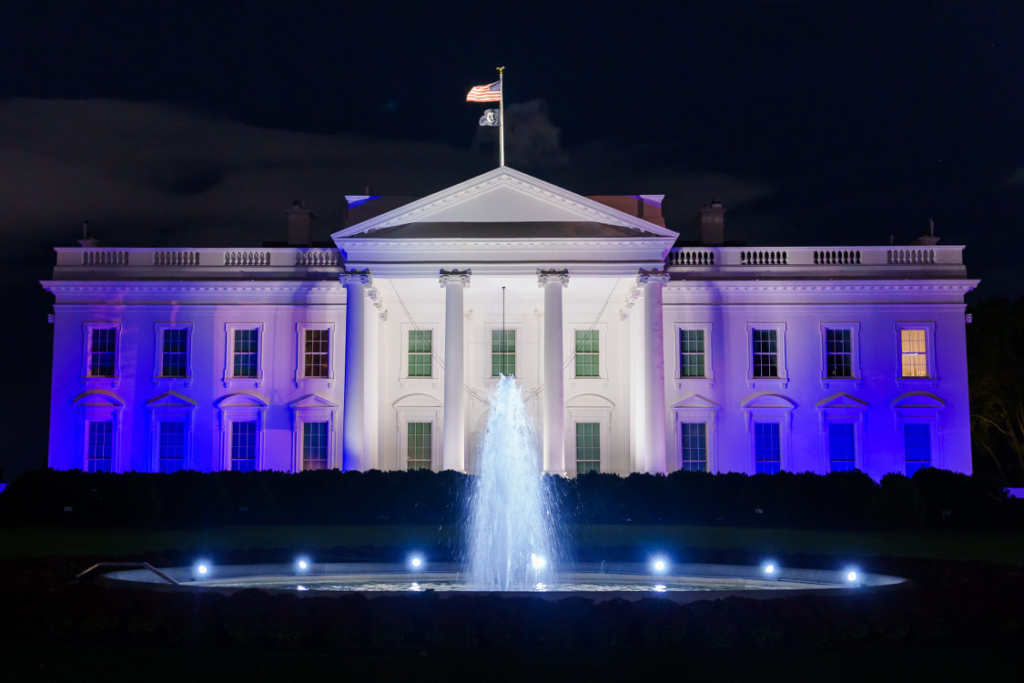 la-casa-blanca-se-ilumina-con-los-colores-de-la-bandera-de-israel