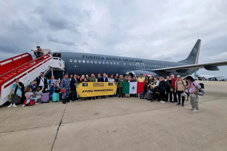 mexicanos-rescatados-israel-puente-aereo-tel-aviv-madrid