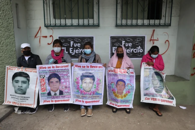 denuncian-ante-fgr-a-juez-encargado-del-caso-ayotzinapa