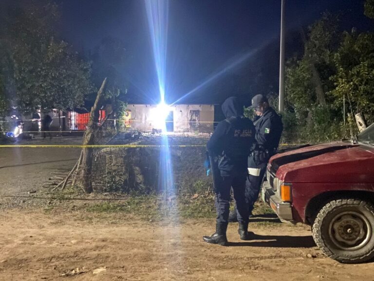 Asesinan-a-machetazos-a-un-doctor-en-el-patio-de-una-casa-en-Tabala-Culiacan4-1-1140x855
