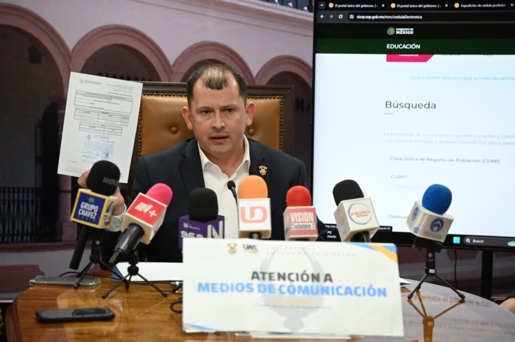 ATENCIÓN A MEDIOS (5)