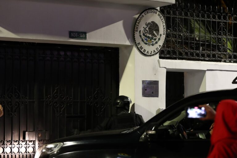 policias-irrumpen-en-la-embajada-de-mexico-en-quito-donde-estaba-el-exvicepresidente-jorge-glas-3