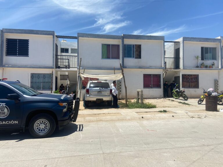 ejecutan-a-balazos-a-dos-mujeres-y-un-hombre-al-interior-de-una-casa-en-colonia-san-fermin-culiacan-3