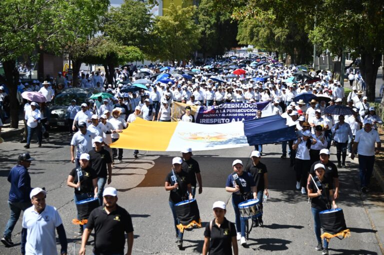 MARCHA 01 DE MAYO (2)