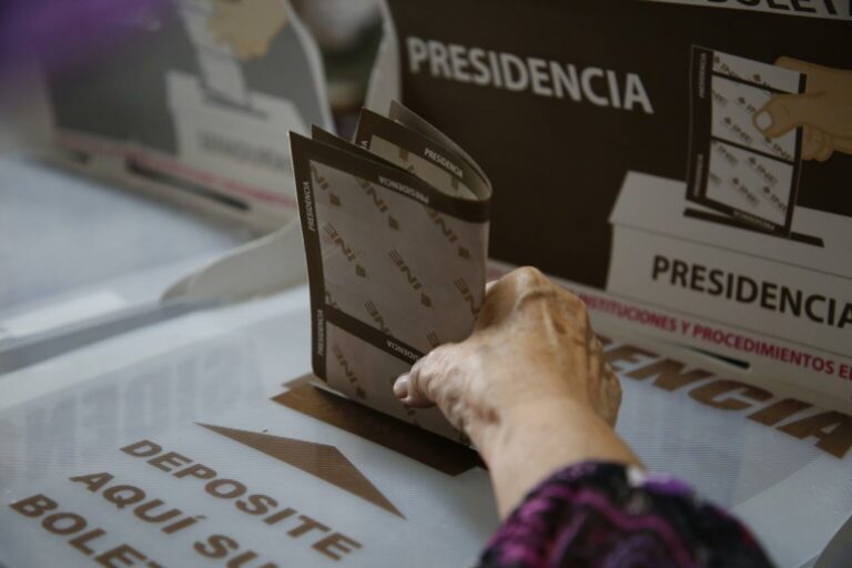 Un hombre muere mientras estaba en la fila de votación en el occidente de México