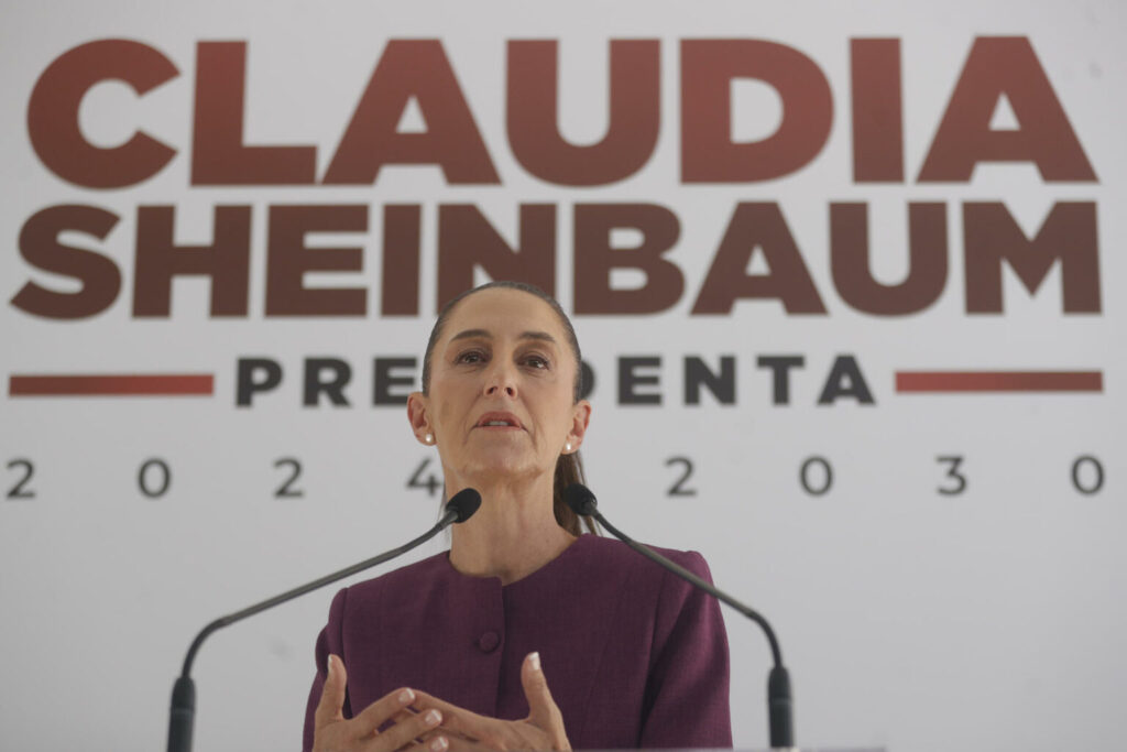 Sheinbaum dice a inversores que "no tienen de qué preocuparse" ante la reforma judicial