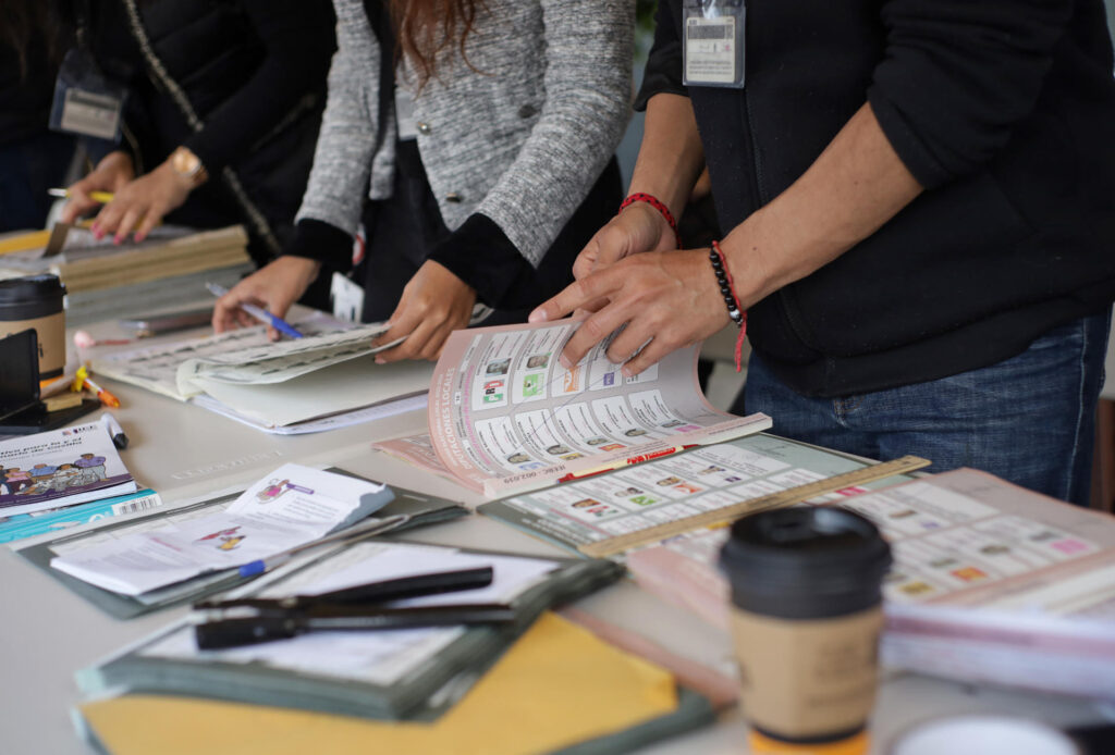 Los centros de votación cierran en todo México