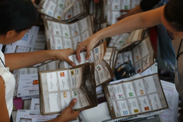 El conteo definitivo de votos comienza en México entre impugnaciones de la oposición