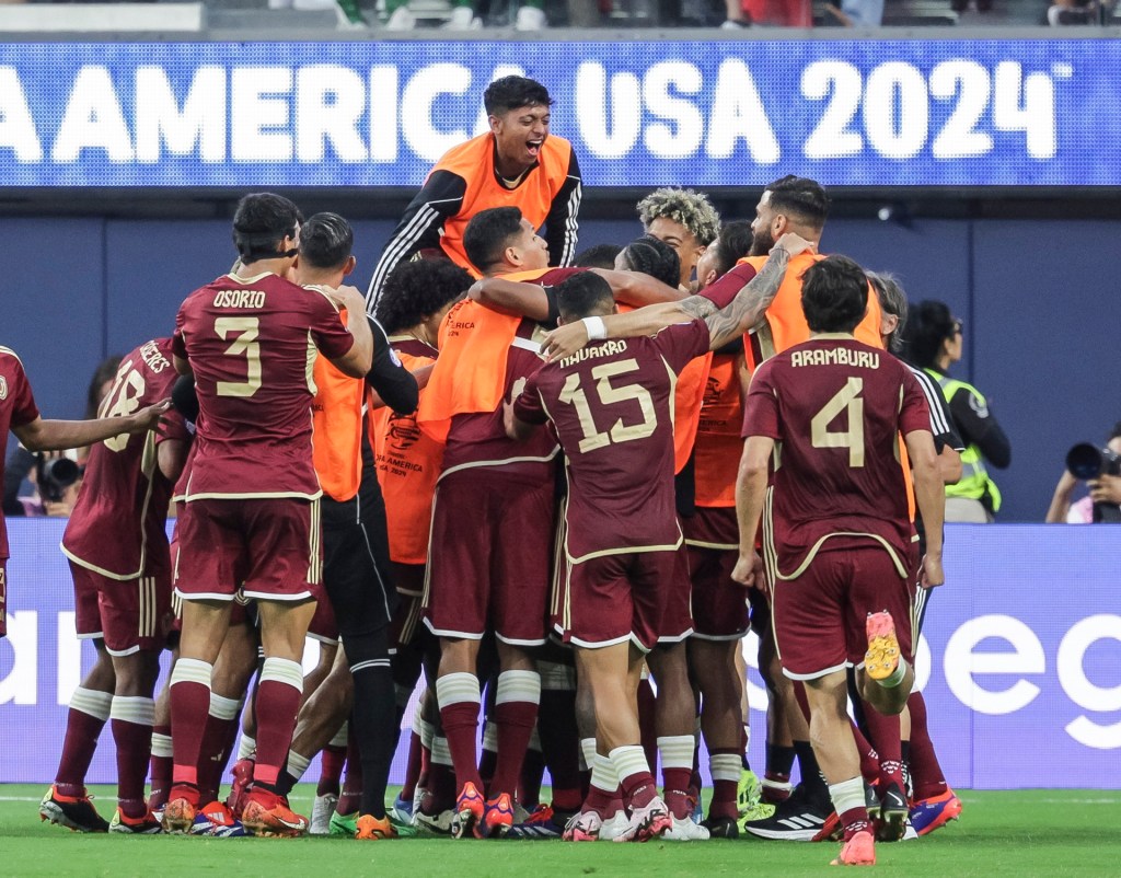 mexico-cae-ante-venezuela-y-complica-su-clasificacion-en-la-copa-america
