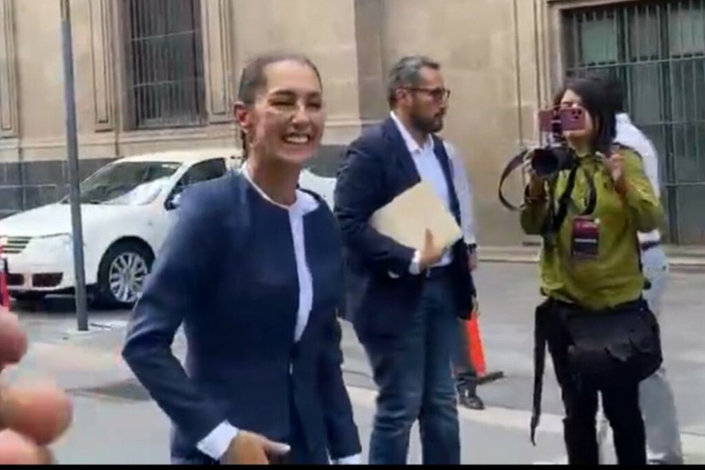 sheinbaum-palacio-nacional-amlo-1536x1024