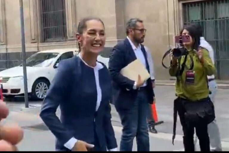 sheinbaum-palacio-nacional-amlo-1536x1024