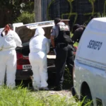 peritos-forenses-levantan-cuerpos-hallados-dentro-de-cajuela-de-taxi-en-chilpancingo (1)