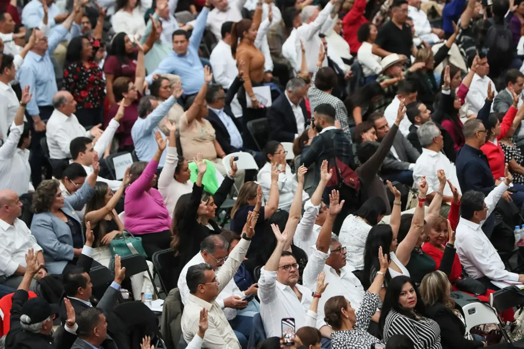 diputados-en-sesion-sobre-la-reforma-al-poder-judicial