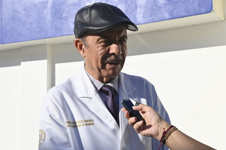 Dr.-Carlos Fenando Corona Sapiens (1)