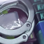 detenido-detencion-esposas-arresto